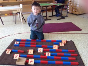 Aire des Mathématiques Ecole Montessori du Pays Viennois