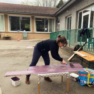 Atelier bricolage pour les portes ouvertes de l'école Montessori du Pays Viennois